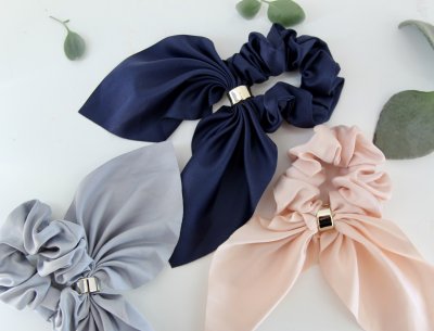 siden scrunchies med rosett