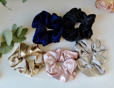 Scrunchie - Silky Silver