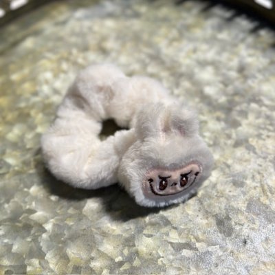 Labubu Scrunchie - Fluffig vit